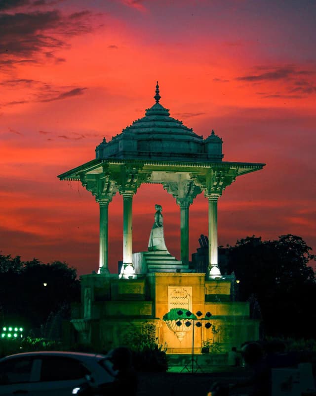 Statue Circle