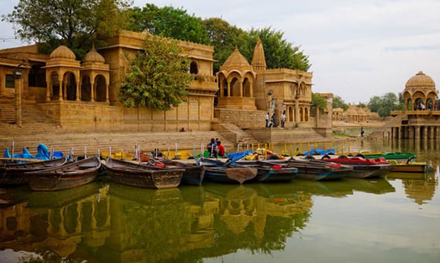 Gadisar Lake